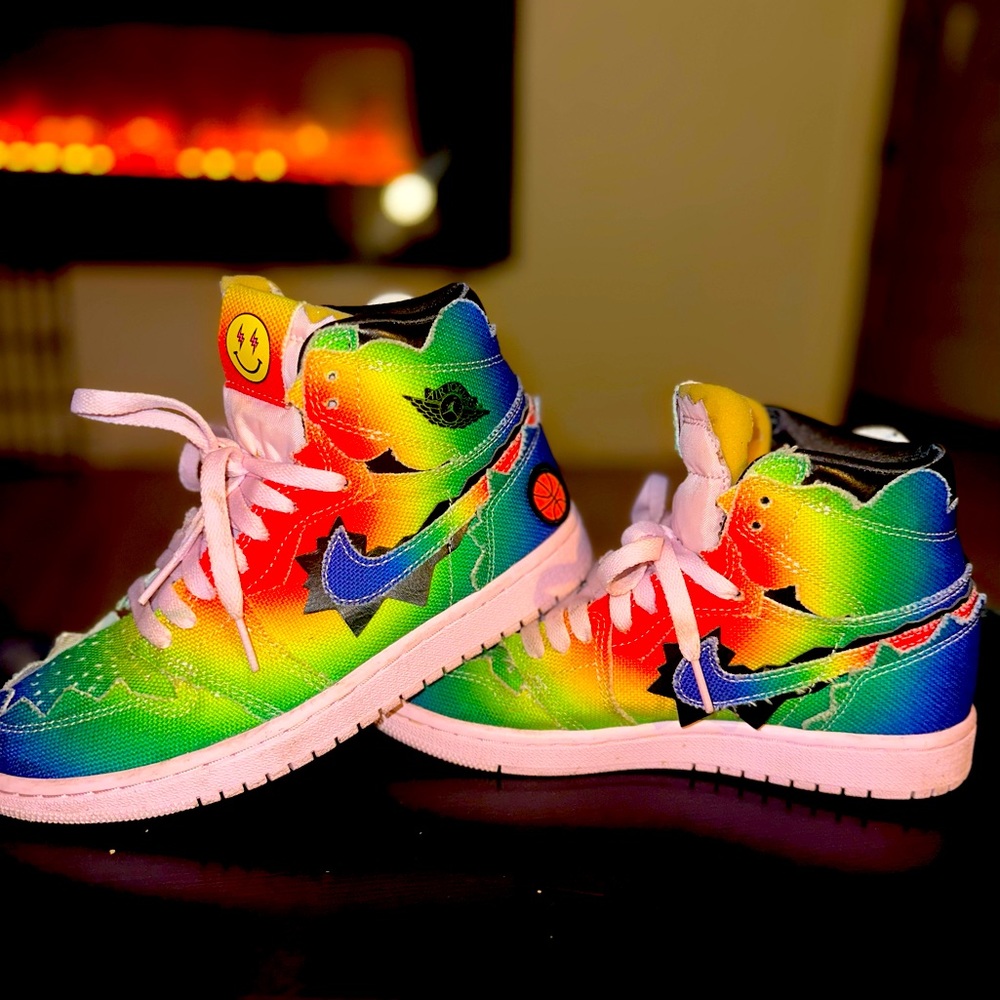 J BALVIN x JORDAN RETRO 1 HIGH RARE COLLAB - LIKE NEW - WOMEN’S SZ 8 / 6.5Y <3